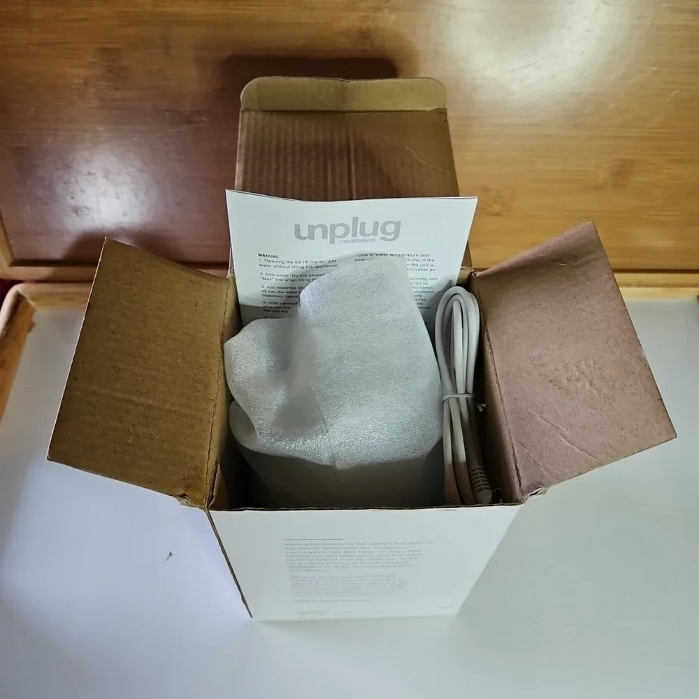 UNPLUG Meditation Ultrasonic Aromatherapy Diffuser Essential Oil Humidifier *NIB